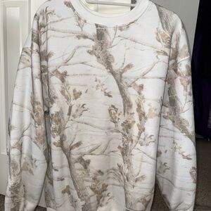 Men's White and Tan Patterned Crewneck Sweatshirt